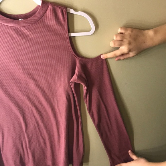 Off the shoulder Long Sleeve Shirt - Picture 2 of 3